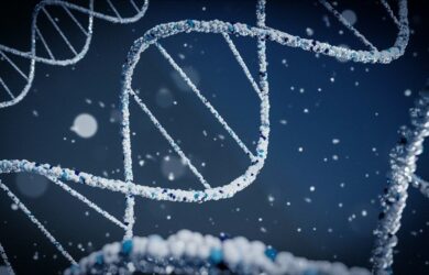 Närbild av en blåvit DNA-dubbelspiral med svävande partiklar